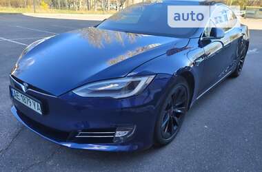 Лифтбек Tesla Model S 2018 в Днепре