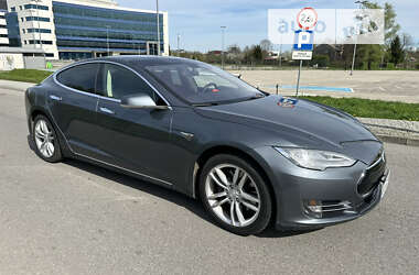 Лифтбек Tesla Model S 2014 в Львове