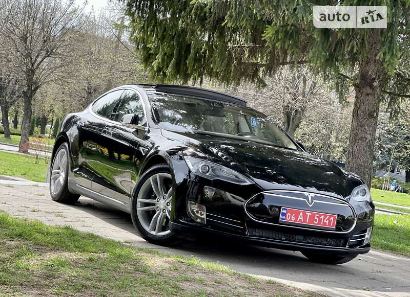 Ліфтбек Tesla Model S 2014 в Житомирі