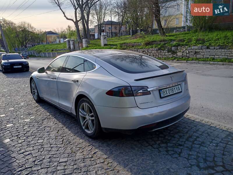 Лифтбек Tesla Model S 2013 в Каменец-Подольском