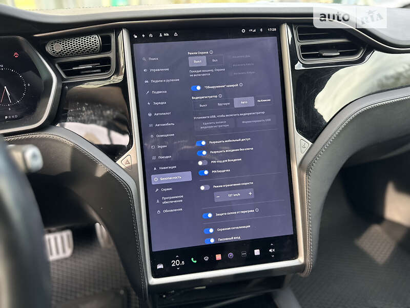Ліфтбек Tesla Model S 2018 в Львові
