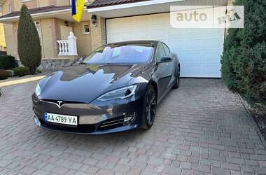 Tesla Model S 2018