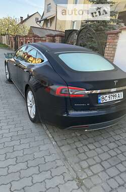 Лифтбек Tesla Model S 2015 в Львове