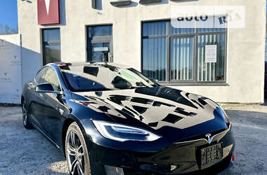 Лифтбек Tesla Model S 2016 в Виннице