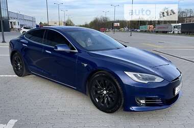 Ліфтбек Tesla Model S 2018 в Львові