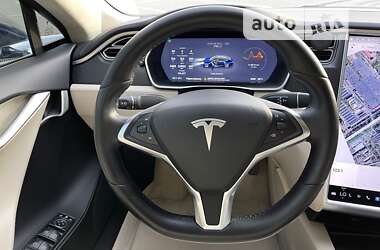 Лифтбек Tesla Model S 2018 в Львове