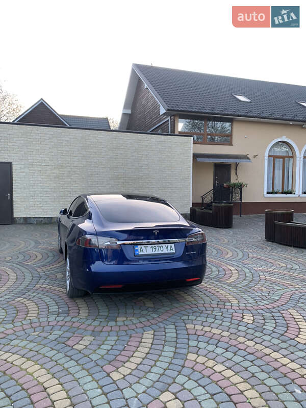 Лифтбек Tesla Model S 2019 в Косове