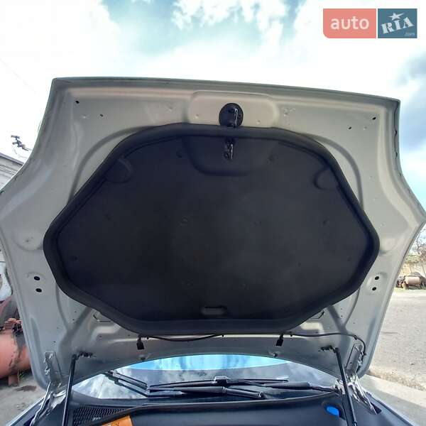 Ліфтбек Tesla Model S 2013 в Кривому Розі