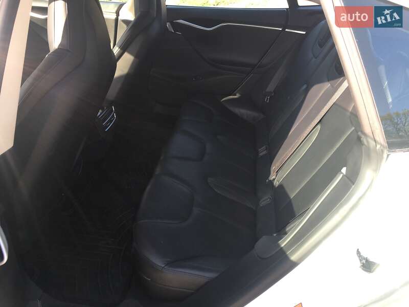 Лифтбек Tesla Model S 2014 в Перемышлянах фото 18 Лифтбек Tesla Model S 2014 в Перемышлянах