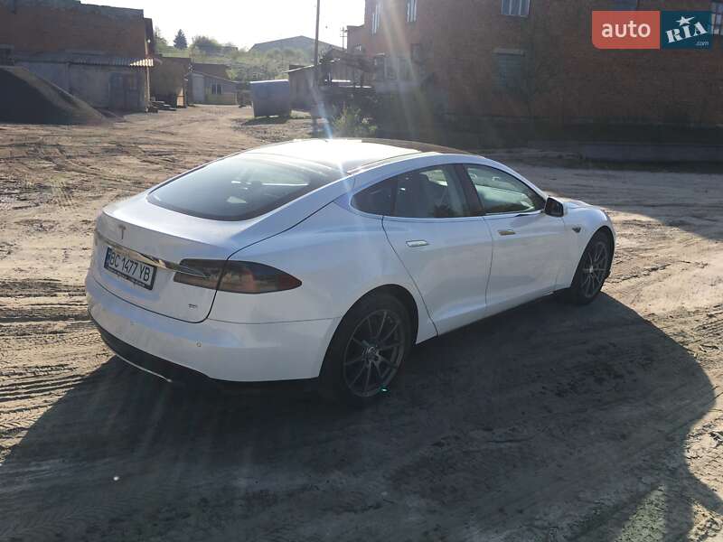 Лифтбек Tesla Model S 2014 в Перемышлянах фото 4 Лифтбек Tesla Model S 2014 в Перемышлянах