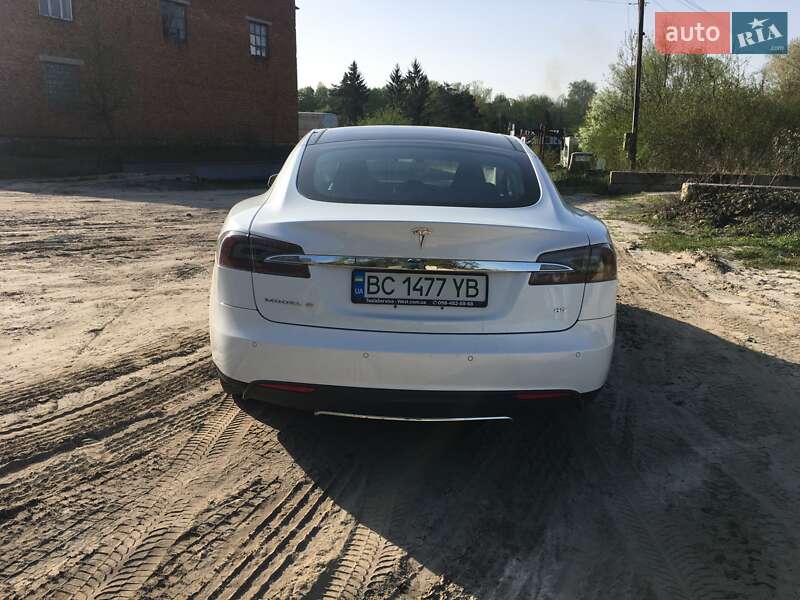 Лифтбек Tesla Model S 2014 в Перемышлянах фото 5 Лифтбек Tesla Model S 2014 в Перемышлянах