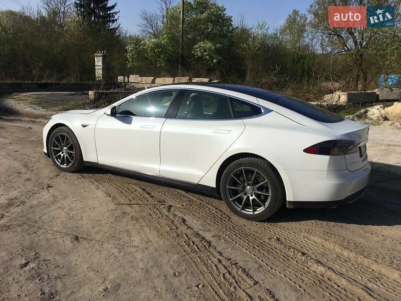Лифтбек Tesla Model S 2014 в Перемышлянах фото 3 Лифтбек Tesla Model S 2014 в Перемышлянах