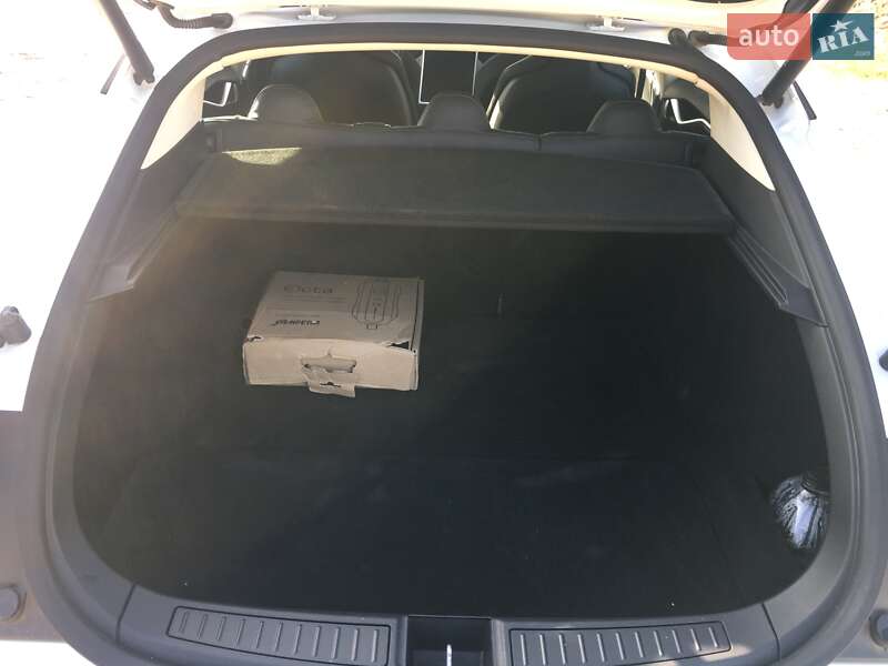 Лифтбек Tesla Model S 2014 в Перемышлянах фото 12 Лифтбек Tesla Model S 2014 в Перемышлянах