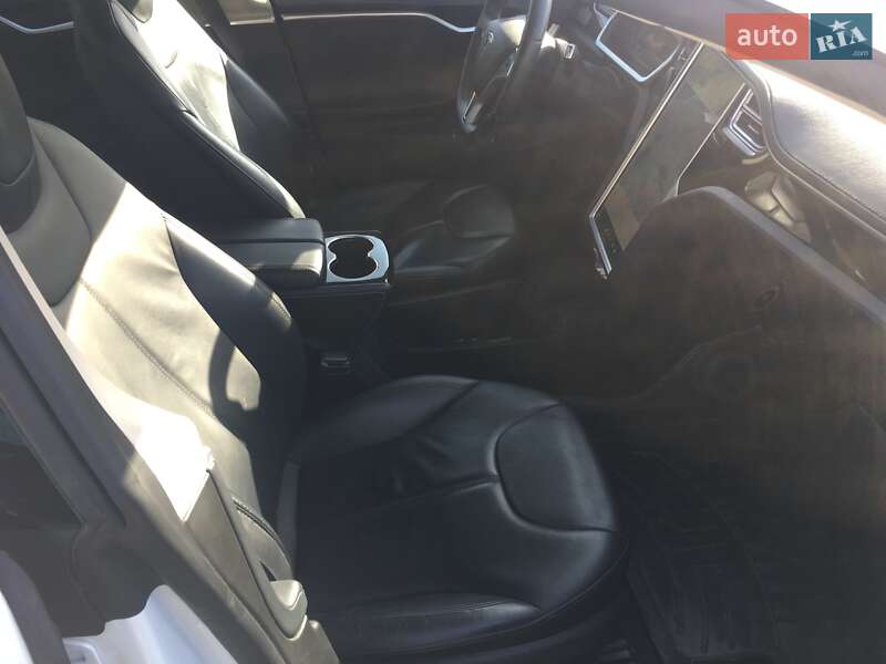 Лифтбек Tesla Model S 2014 в Перемышлянах фото 21 Лифтбек Tesla Model S 2014 в Перемышлянах