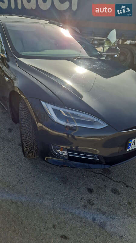 Лифтбек Tesla Model S 2019 в Киеве