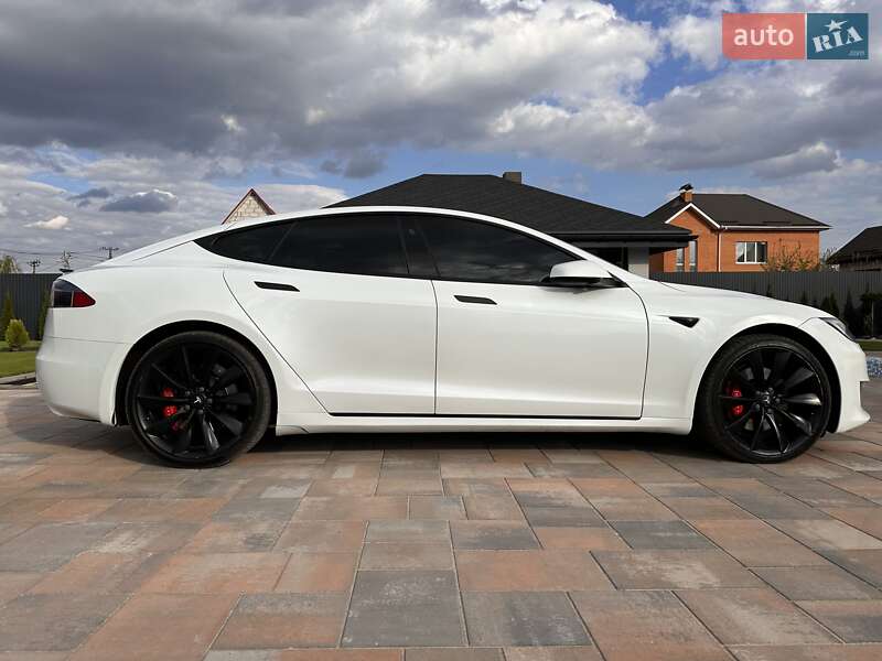 Ліфтбек Tesla Model S 2017 в Борисполі