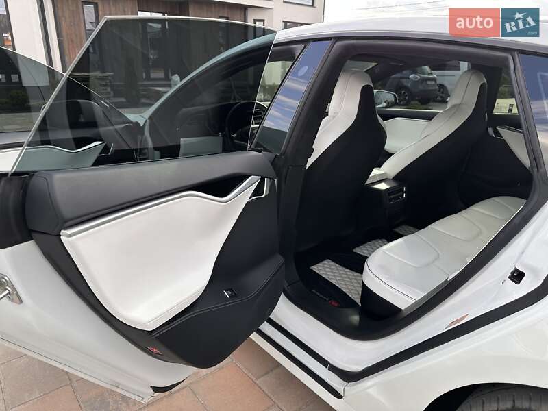 Ліфтбек Tesla Model S 2017 в Борисполі