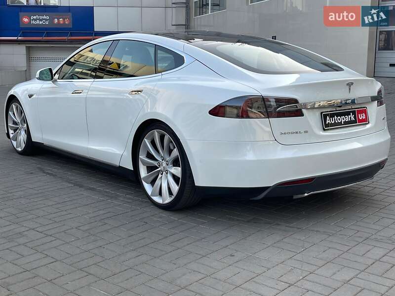 Лифтбек Tesla Model S 2015 в Одессе