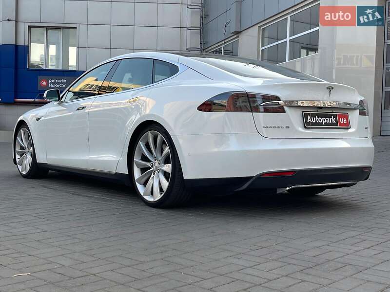 Лифтбек Tesla Model S 2015 в Одессе
