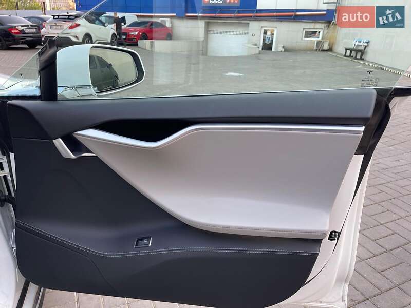 Лифтбек Tesla Model S 2015 в Одессе фото 21 Лифтбек Tesla Model S 2015 в Одессе