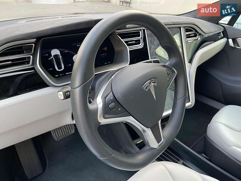 Лифтбек Tesla Model S 2015 в Одессе