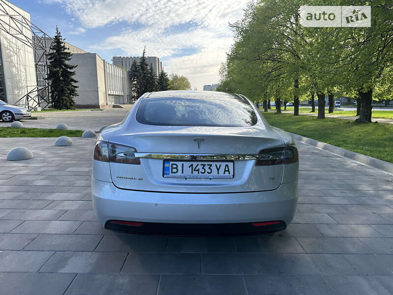 Лифтбек Tesla Model S 2016 в Полтаве