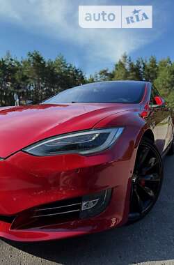 Лифтбек Tesla Model S 2016 в Полтаве