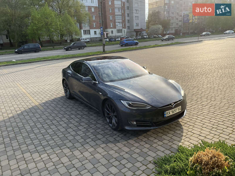 Лифтбек Tesla Model S 2017 в Хмельницком фото 2 Лифтбек Tesla Model S 2017 в Хмельницком