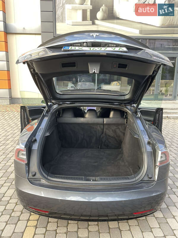 Лифтбек Tesla Model S 2017 в Хмельницком фото 14 Лифтбек Tesla Model S 2017 в Хмельницком