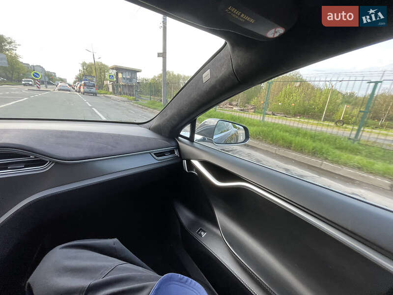 Лифтбек Tesla Model S 2017 в Хмельницком фото 29 Лифтбек Tesla Model S 2017 в Хмельницком