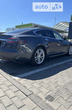 Tesla Model S 2016