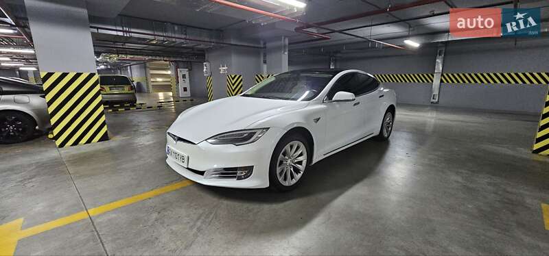 Ліфтбек Tesla Model S 2018 в Харкові
