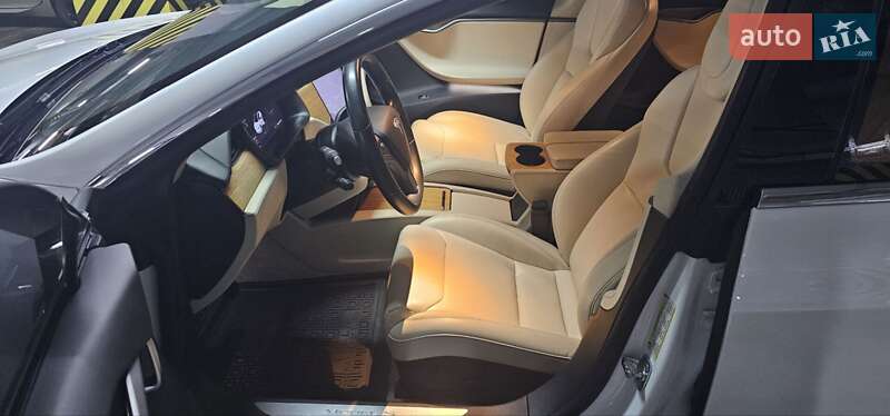 Ліфтбек Tesla Model S 2018 в Харкові