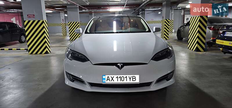 Ліфтбек Tesla Model S 2018 в Харкові