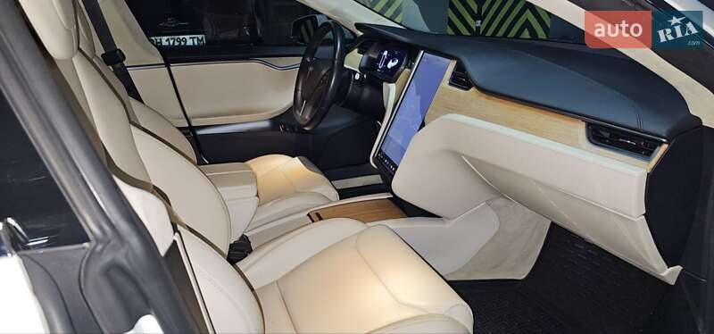 Ліфтбек Tesla Model S 2018 в Харкові