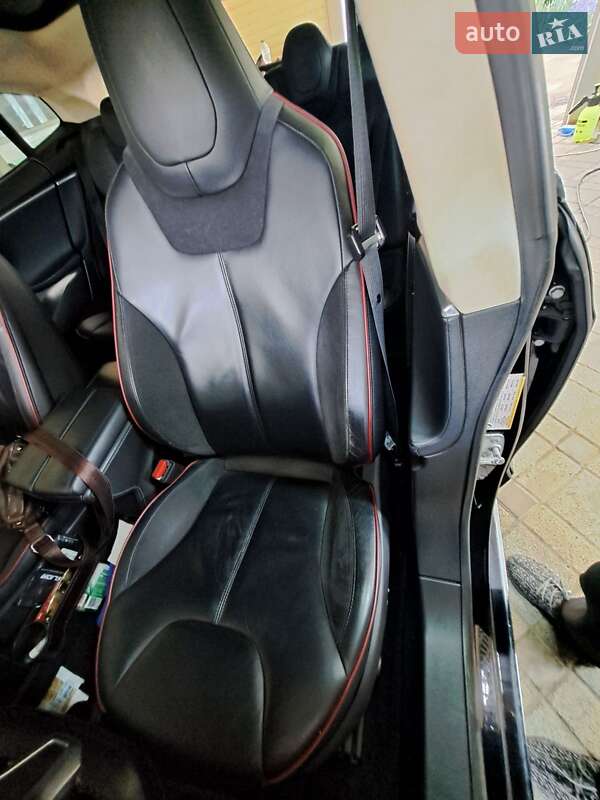 Лифтбек Tesla Model S 2014 в Киеве