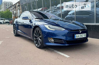 Лифтбек Tesla Model S 2018 в Киеве