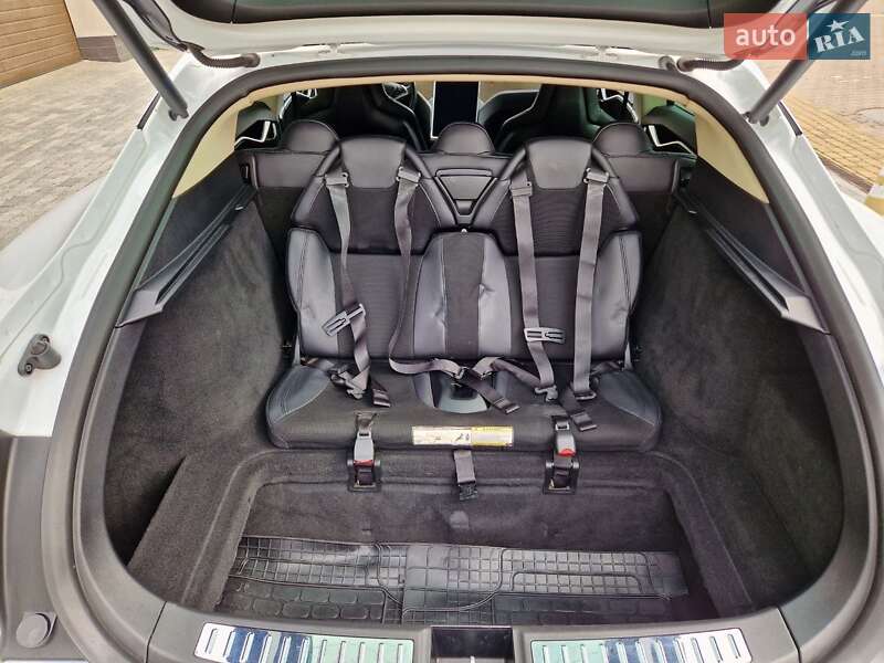 Ліфтбек Tesla Model S 2013 в Києві