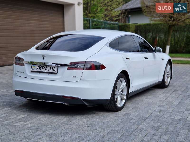 Лифтбек Tesla Model S 2013 в Киеве фото 7 Лифтбек Tesla Model S 2013 в Киеве