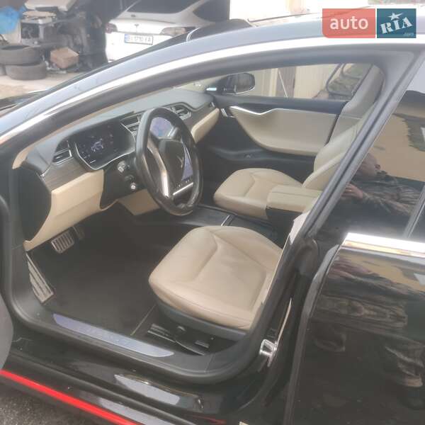 Лифтбек Tesla Model S 2015 в Полтаве