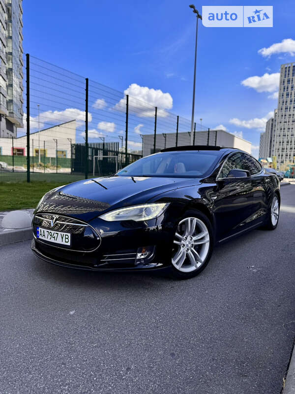 Лифтбек Tesla Model S 2012 в Киеве