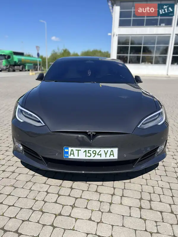 Tesla Model S 2018