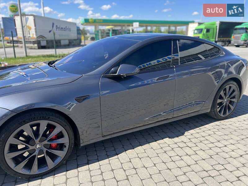 Лифтбек Tesla Model S 2019 в Ивано-Франковске