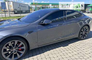 Лифтбек Tesla Model S 2019 в Ивано-Франковске