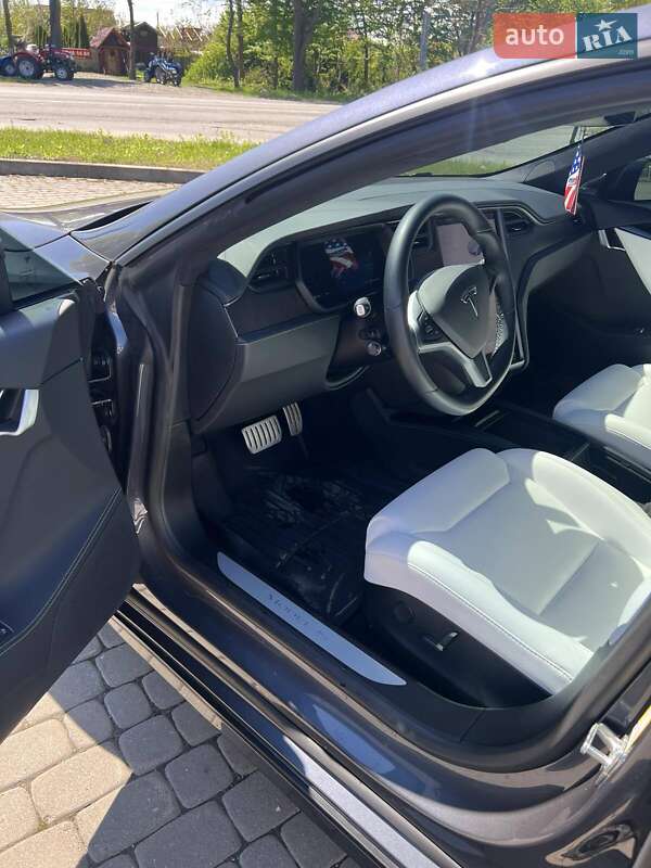 Лифтбек Tesla Model S 2019 в Ивано-Франковске