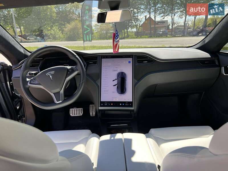Лифтбек Tesla Model S 2019 в Ивано-Франковске