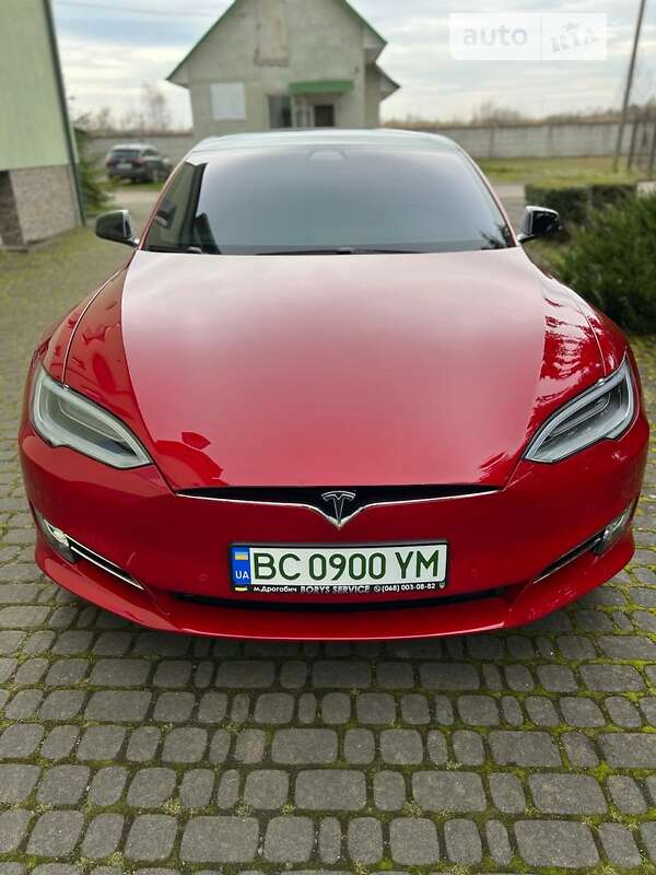 Ліфтбек Tesla Model S 2017 в Трускавці