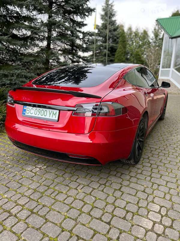 Ліфтбек Tesla Model S 2017 в Трускавці