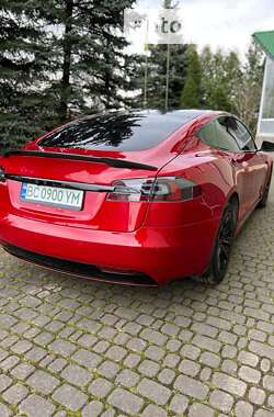 Лифтбек Tesla Model S 2017 в Трускавце