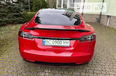 Лифтбек Tesla Model S 2017 в Трускавце